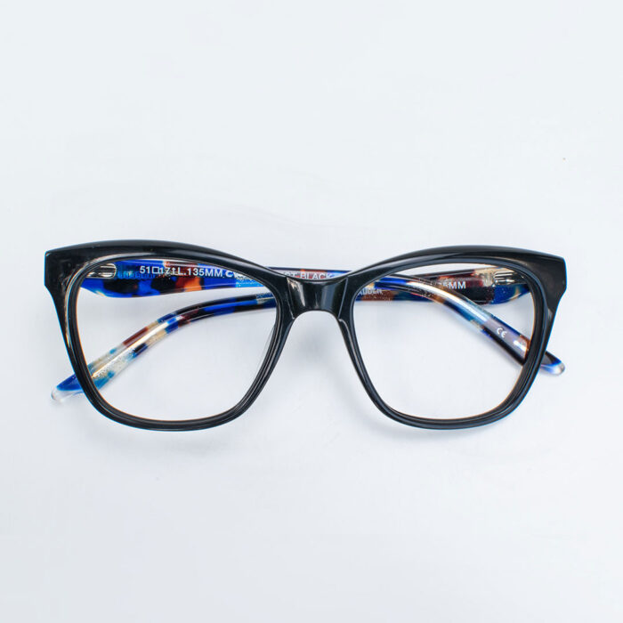 STEVE MADDEN Purrfect Black Eye Centa